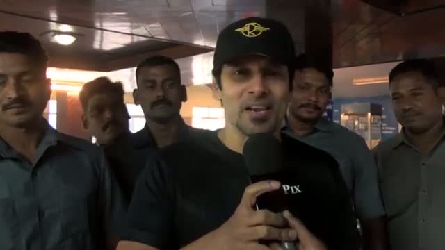 Watch 'I' movie First Day First Show - Vikram Talks About fans response at Kasi Theater Video