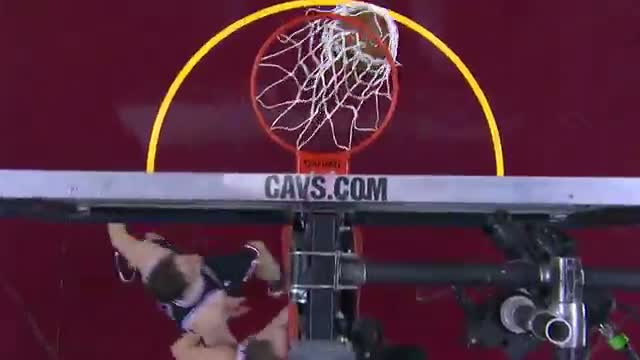 Watch NBA: Lebron James Leads Cavs in Win Against Bulls Video