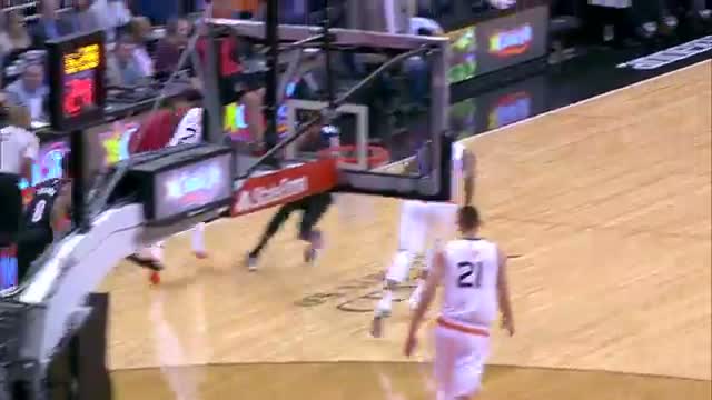 Watch NBA: Eric Bledsoe Scores Career-High 33 as Suns Beat Blazers Video