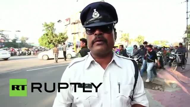 Watch India: Is this MOONWALKING traffic cop the next Michael Jackson? Video
