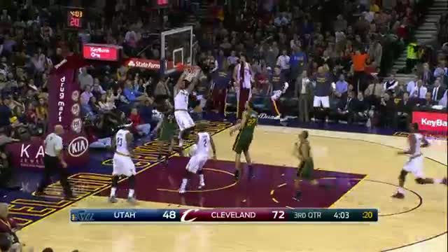 Watch NBA: The Cavs Bring The Crowd To Its Feet In The 3rd Quarter Video