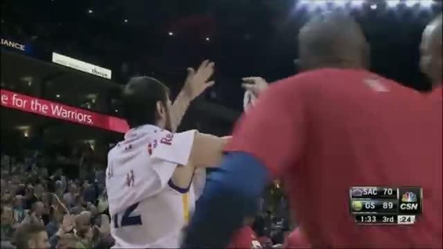 Watch Klay Thompson scores NBA record 37 points in a quarter Video