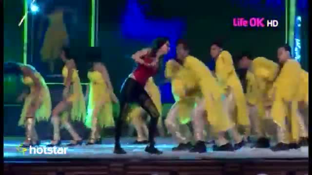 Watch Life OK Screen Awards: Catch Shraddha Kapoor's stunning performance! Video