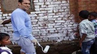Watch Salman Khan & Kareena Kapoor PAINT an entire VILLAGE Video