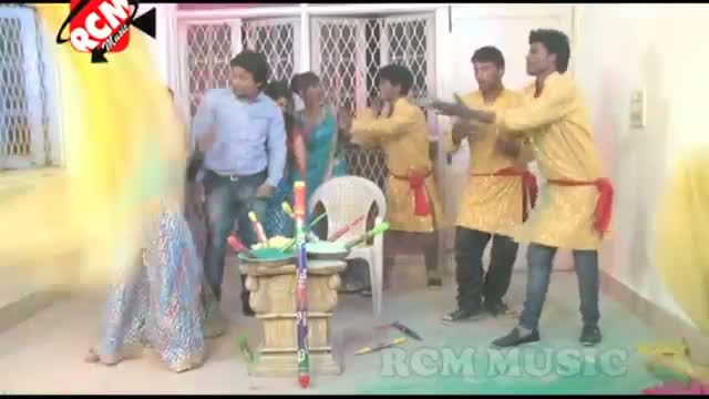 Watch Bate Branded Hamar Choli - New Bhojpuri Hot holi Song | Khushboo Tiwari Video