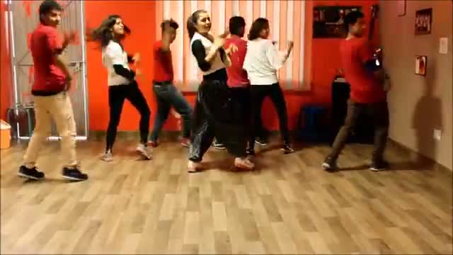 Watch 'Chittiyaan Kalaiyaan' - Roy | Dance Choreographed By The Dance Mafia Mohali Video