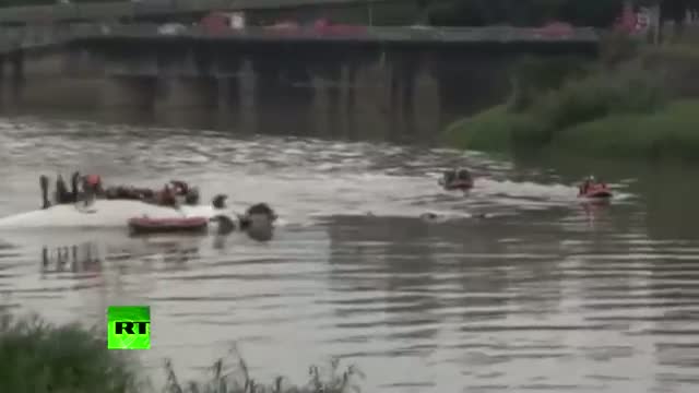 Watch Taiwan plane crash: First video after TransAsia flight GE235 crash lands into river in Taipei Video
