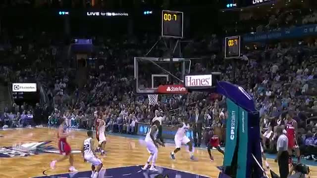 Watch NBA: John Wall Beats the Buzzer in Back-to-Back Quarters Video