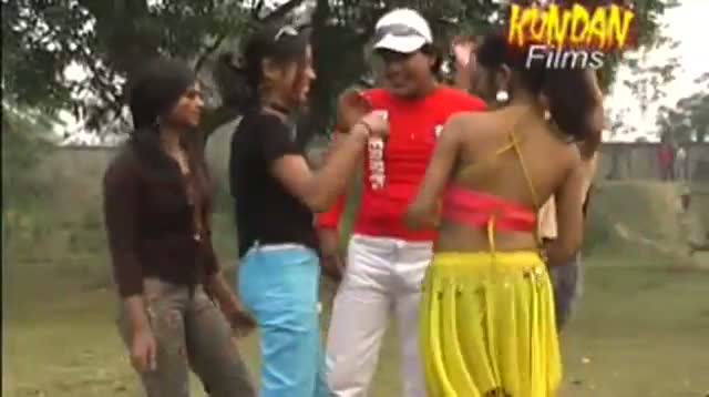 Watch Jahiya Se Mochiya Muralele Bani - New Bhojpuri Hot Song | Jaiki Raja Video