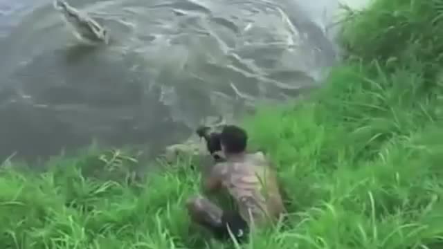 Watch Almost loses his life due to taking a picture - Must Watch Video