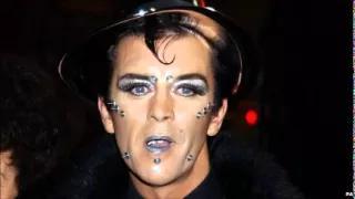 Watch Steve Strange, Visage lead singer, dies aged 55 Video