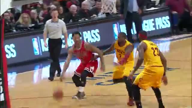 Watch NBA: D-Rose Brings Downs Cavs with 30-Point Performance Video