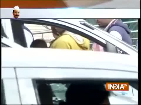 Watch Kejriwal's family to accompany him in oath ceremony Video
