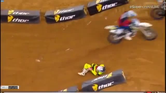 Watch HUGE CRASH by Tracy Morgan Arlington 250SX Supercross 2015 Video