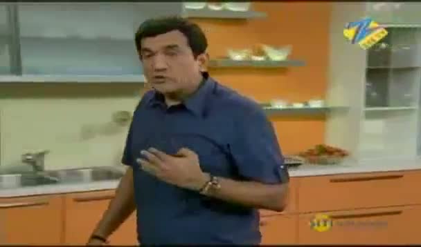 Watch Chocolate Pancakes with Mixed Fruits by Sanjeev Kapoor - Recipe Video Video