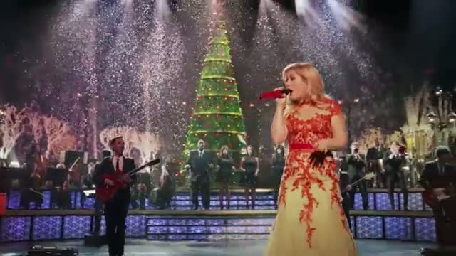 Watch Kelly Clarkson - Underneath the Tree (Official) Video