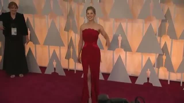 Watch Stars Get Personal on Oscars Red Carpet  Video