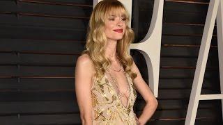 Watch See JAIME KING's Bump Red Carpet Debut  Video