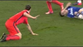 Watch Zlatan Ibrahimovic Red Card Chelsea vs Paris SG 2015 Video