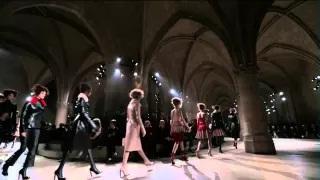 Watch Alexander McQueen | Fall Winter 2015/2016 Full Fashion Show | Exclusive Video
