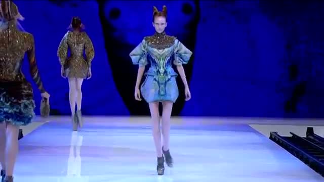 Watch Alexander McQueen Spring/Summer 2010 (Platos Atlantis Special Edition) Video