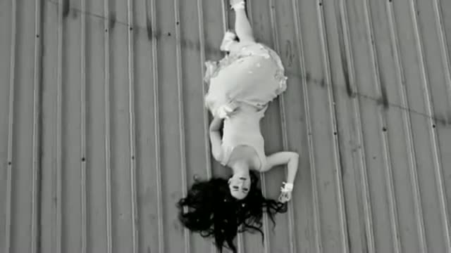 Watch Evanescence - My Immortal (Official) Video