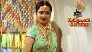 Watch Mere Ghungroo Mujhe De Do - Maati Maangey Khoon (1984) - Asha Bhosle Hit Songs - Rekha Songs [Old is Gold] Video