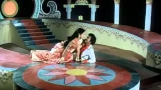 Watch Paarthale Paravasam - Mohan, Nalini - Ilaiyaraja Hits - Manaivi Solle Manthiram - Romantic Song Video