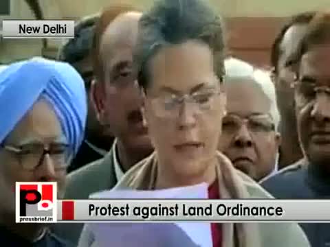 Watch Sonia Gandhi leads protest march against Modi govt's Land Ordinance Video
