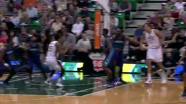 Watch NBA: Rudy Gobert Helps the Jazz Get the Win vs the Hornets Video