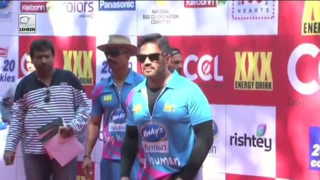 Watch Salman Gets A Special Gift From Karan Johar Video