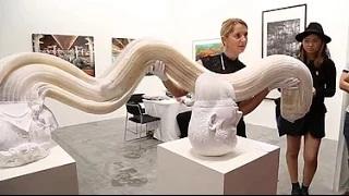 Watch Mindblowing Statue AMAZING HD Video