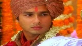 Watch Shahid Kapoor gets ENGAGED, to MARRY in December 2015 | BREAKING NEWS Video