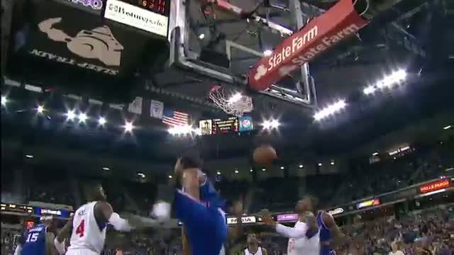 Watch NBA: Cousins Dishes Pocket Pass to Williams for the Reverse Smash  Video
