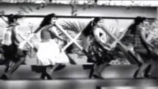 Watch Enna Theriyum - Ravichandran, K.R.Vijaya - Ninaivil Nindraval - Tamil Classic Song Video