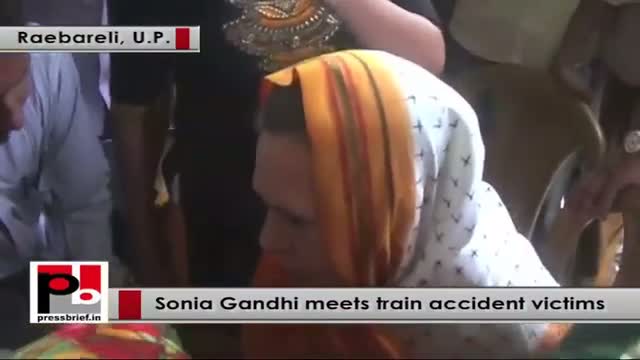 Watch Raebareli - Sonia Gandhi meets train accident vistims Video