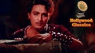Watch Woh Jab Yaad Aaye Bahut Yaad Aaye - Parasmani (1963) - Lata Mangeshkar & Rafi's Hit Song - Laxmikant Pyarelal Songs [Old is Gold] Video