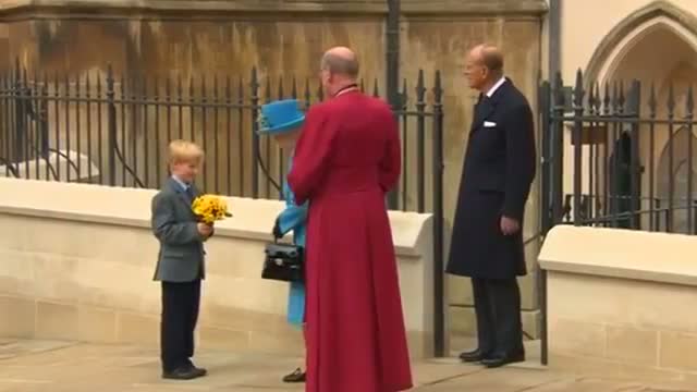 Watch BritainÃ¢â‚¬â„¢s Queen attends Easter Sunday service Video