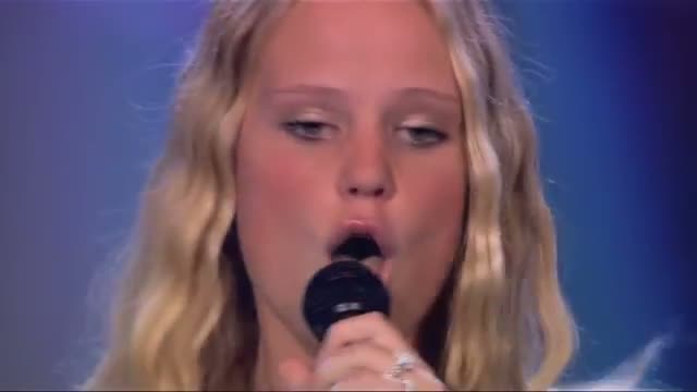 Watch Robin - At Last (The Voice Kids 2015: Sing Off) Video