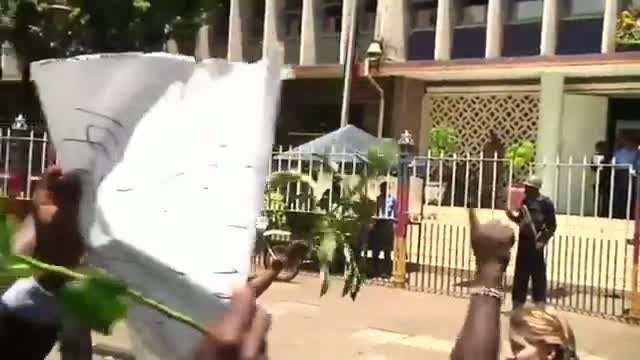 Watch Kenyans Protest Against Al-Shabab Militants  Video