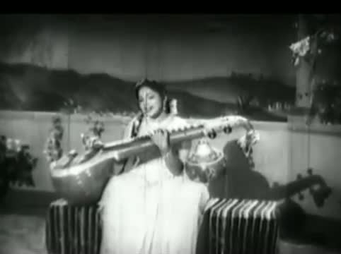 Watch Tamil Classic Song - Ninaikkum Pothu - MGR, Bhanumathi - Kalai Arasi Video