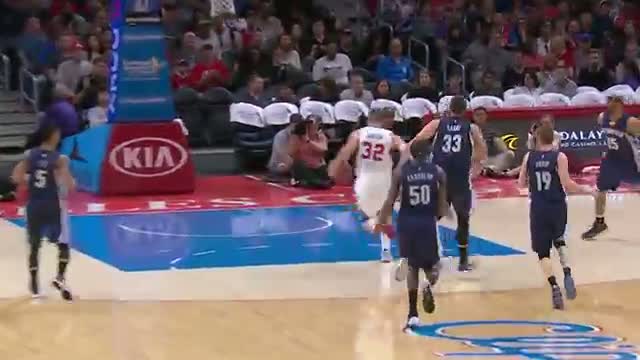 Watch NBA: CP3 Threads the Needle to Blake for the Hammer Video