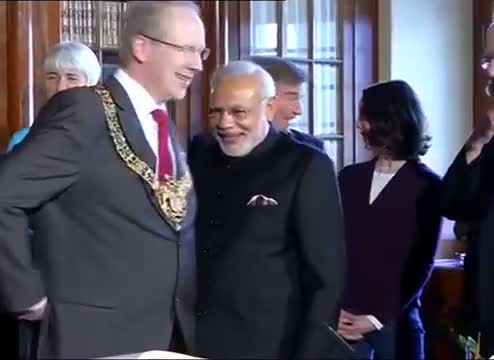 Watch PM in Germany: Visits City Hall at Hannover Video