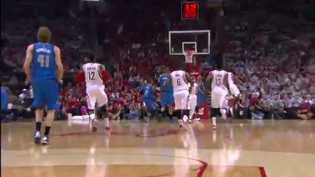 Watch NBA: Richard Jefferson Breaks Free for the Reverse Smash Video