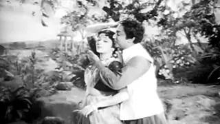 Watch Ullangal Ondragi - Sivaji Ganesan, Padmini, Ragii - Punar Jenmam - Super Hit Tamil Romantic Song Video