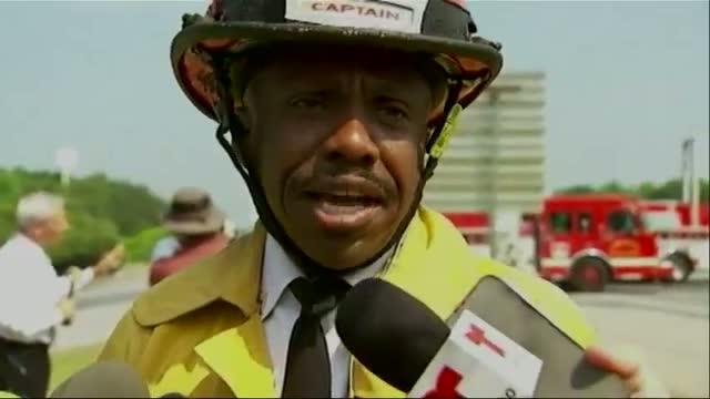 Watch Small Plane Crashes on Atlanta Freeway Video