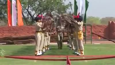 Watch Amazing Indian Police - Whatsapp Amazing Video Video
