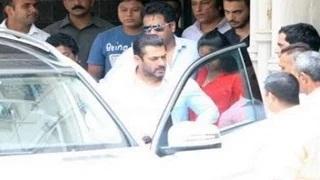 Watch Salman Khan leaves for Session Court in BAIL | Hit & Run Case Video