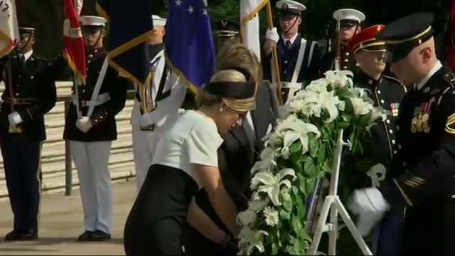 Watch Dutch Royals Visit Obama and Arlington Cemetery Video