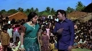 Watch Odudhu Paar - Tamil Classic Song - Sivaji Ganesan, Jayalalitha - Needhi Video